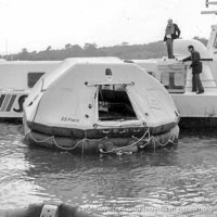 AP1-88 hovercraft with SAS undergoing lifeboat trials